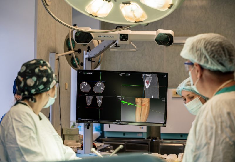 С применением системы AUTOPLAN («Автоплан») прооперирован пациент с хроническим остеомиелитом голени